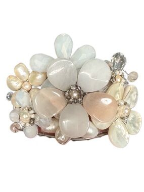 Chunky Floral Cluster Bracelet in Pearl and Pale Pink Tones